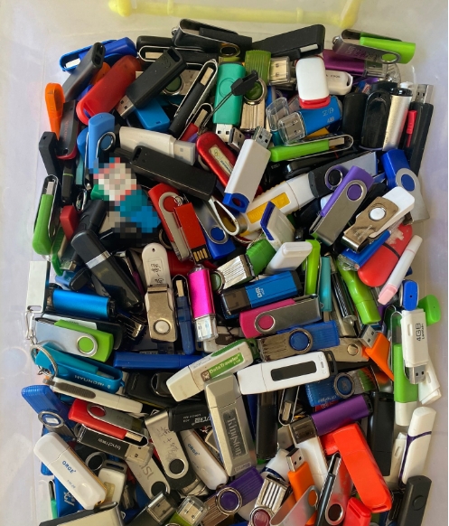 全网价格最低-U盘,二手u盘,有几千个,都是人家投标单位用过 全网价格最低-U盘,二手u盘,有几千个,都是人家投标单位用过