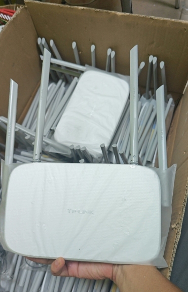 TP-LINK5620千兆版,千兆双频 9成新 TP-LINK5620千兆版,千兆双频 9成新