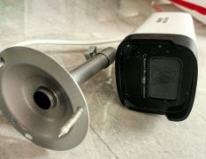 海康威视网络摄像头一个，轻微使用过，基本全新