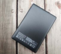 用移动硬盘，以前都是存电影的，电脑坏了，年纪大了视力不好，不