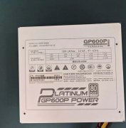 鑫谷额定功率500W，白金认证电脑电源。转换效率高，散热小，